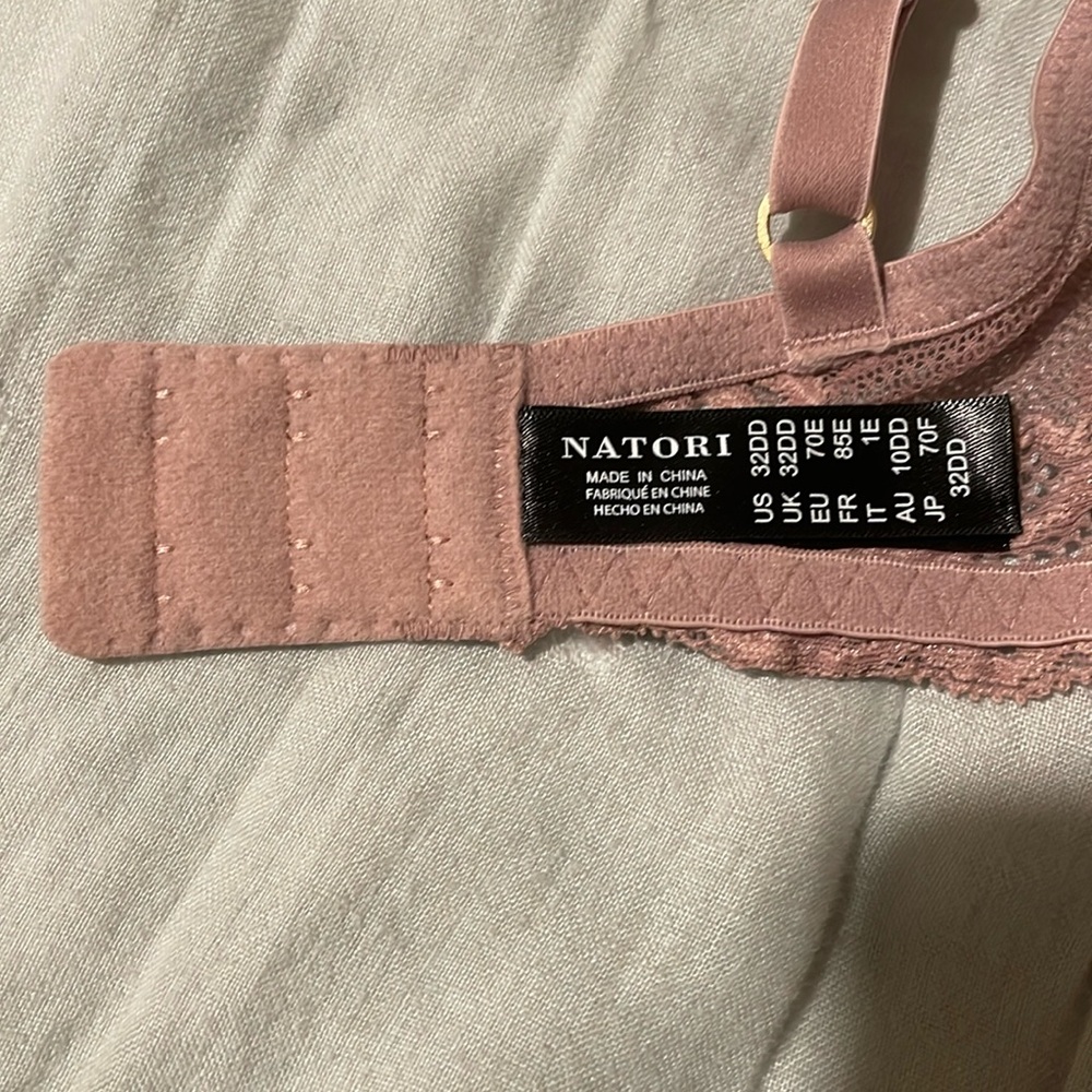 Natori feathers underwire contour bra size 32E - Picture 4 of 4